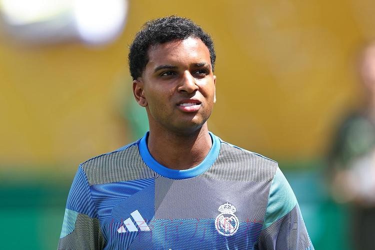 记者：曼联仍想签更多边锋 他们有意引进罗德里戈